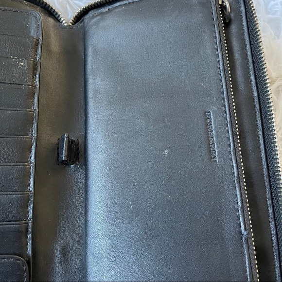 Burberry London Check Renfrew Zip Around Wallet - Picture 12 of 13